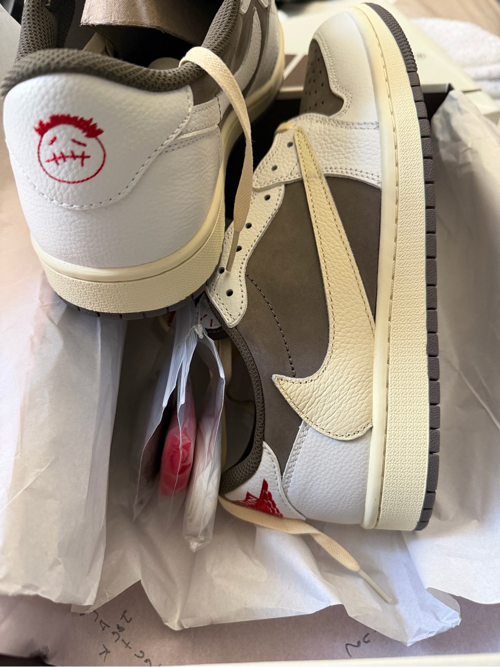 Jordan 1 Retro Low OG SP
Travis Scott Reverse Mocha
